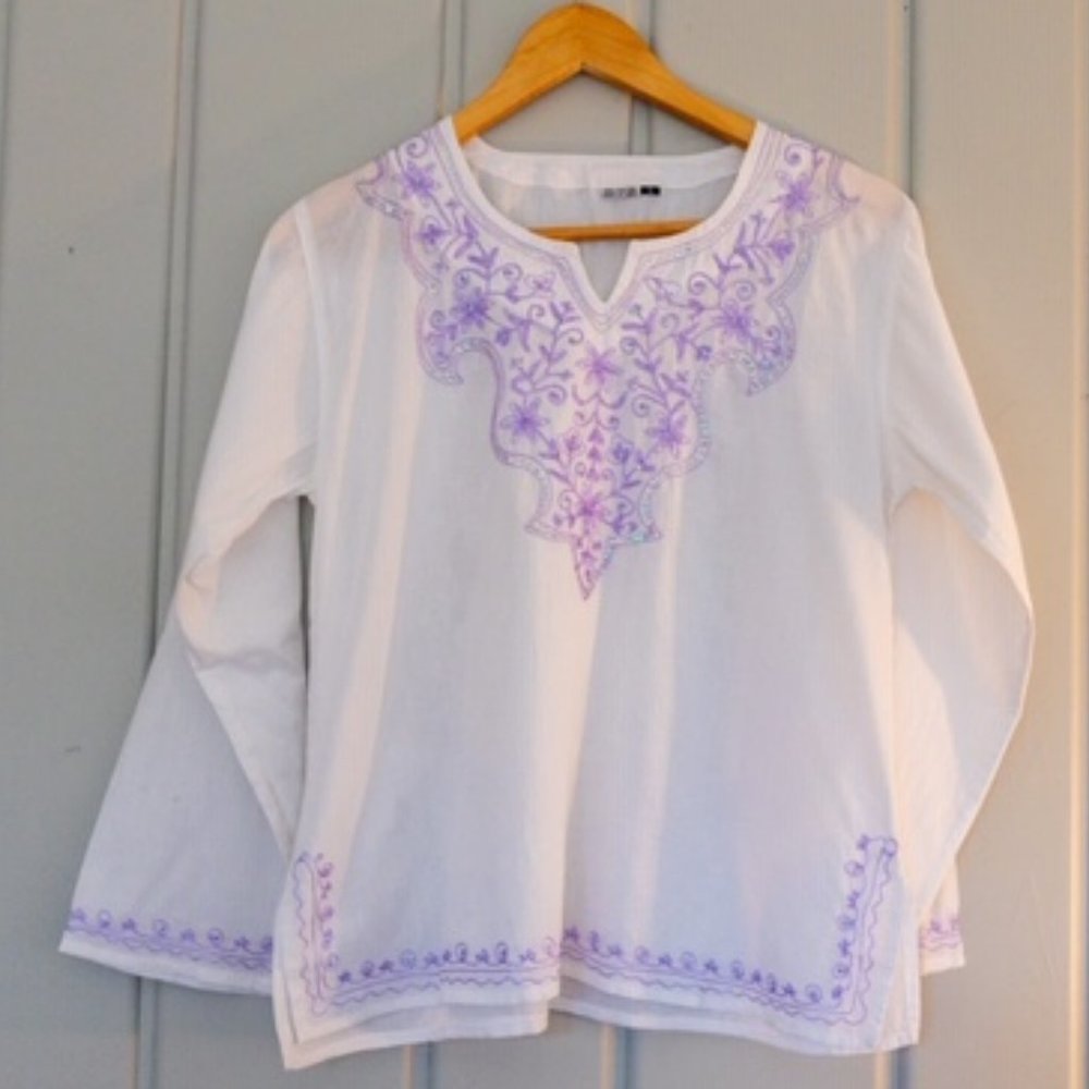 NWOT BOHO Tunic Blouse w/ Sequins & Embroidery